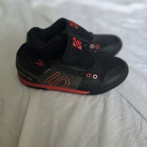 Five Ten Free Rider Shoes Size 9